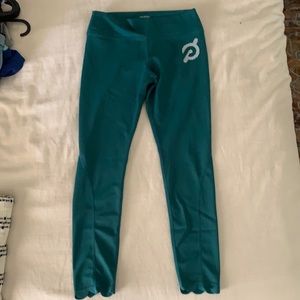 Peloton scallop legging